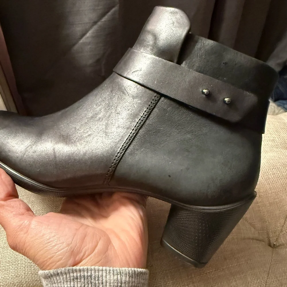 ECCO Black Leather Ankle Booties Side Zip Comfort Heel Size 40 (US 9–9.5) - Picture 12 of 13